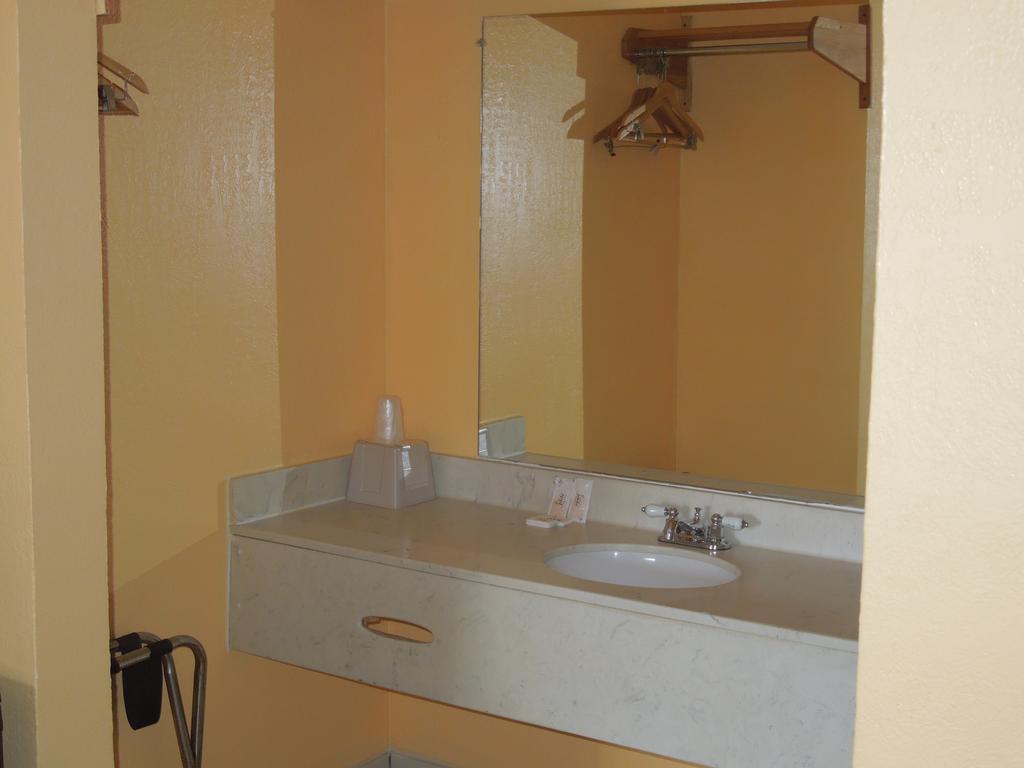 Air View Inn Dayton Room photo