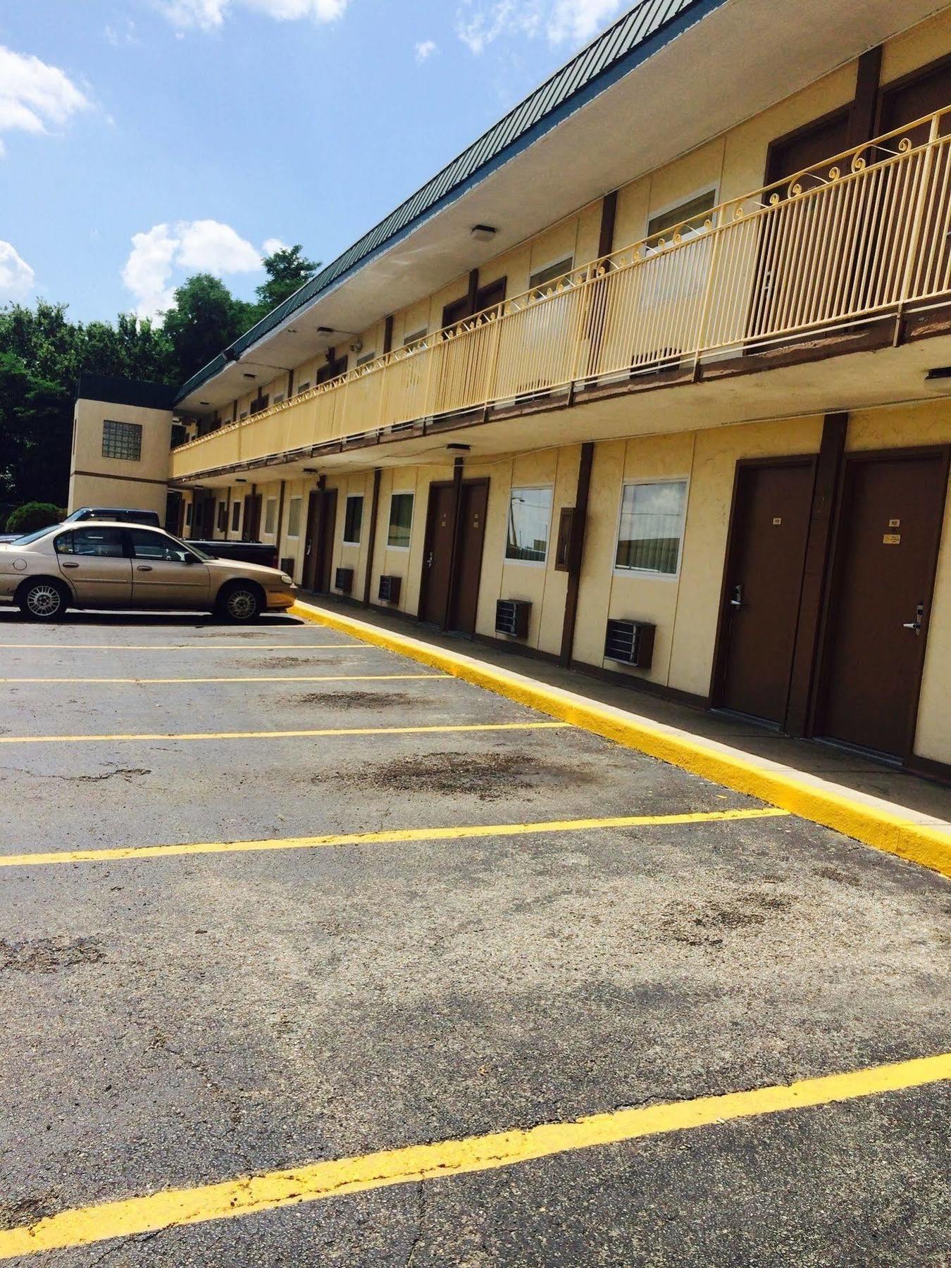 Air View Inn Dayton Exterior photo